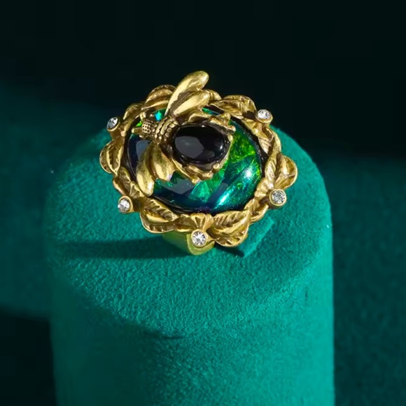 Masterpiece Bee Elegance Antique Brass Ring - Picture 2 of 10